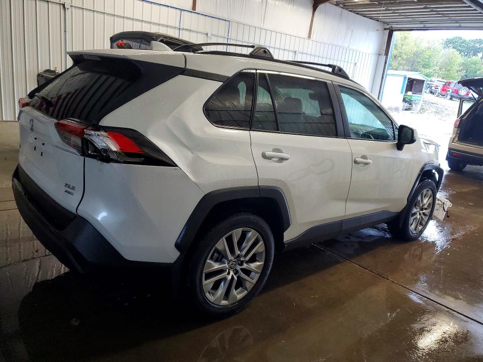 Снимка 3 от търг – 2024 TOYOTA RAV4 с VIN 2T3A1RFV4RW442913