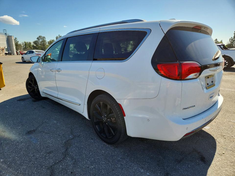 Photo 2 from auction – 2017 CHRYSLER PACIFICA with VIN 2C4RC1GG4HR504074