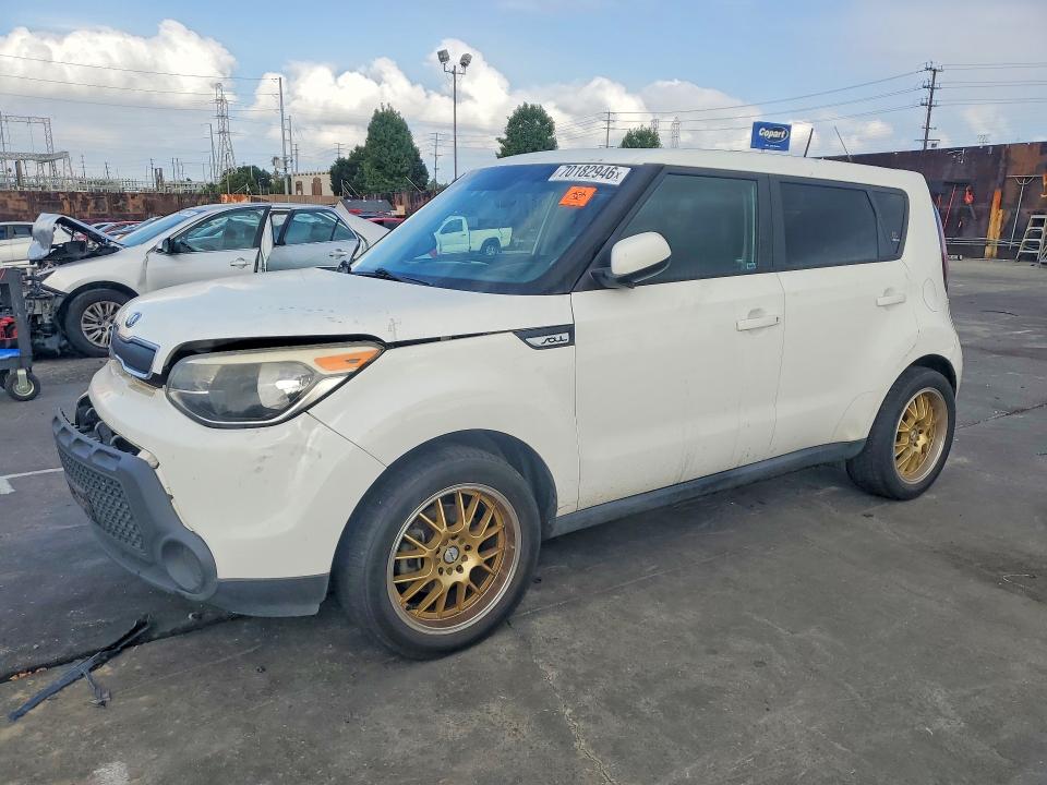 KIA SOUL 2015 with VIN KNDJN2A20F7180176 - Photo from auction