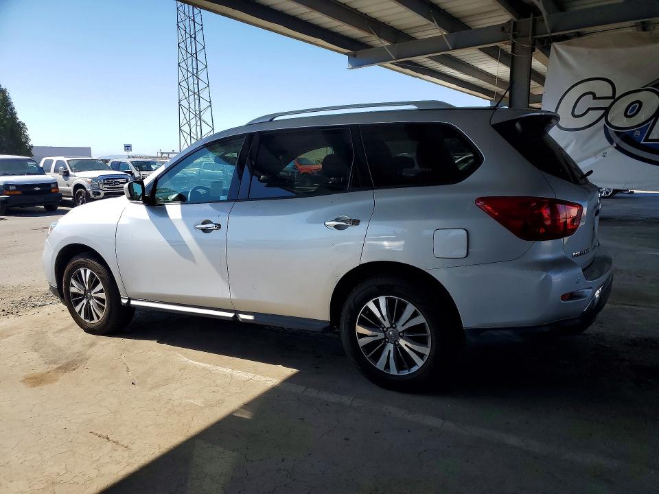 Photo 2 from auction – 2017 NISSAN PATHFINDER with VIN 5N1DR2MM4HC618220
