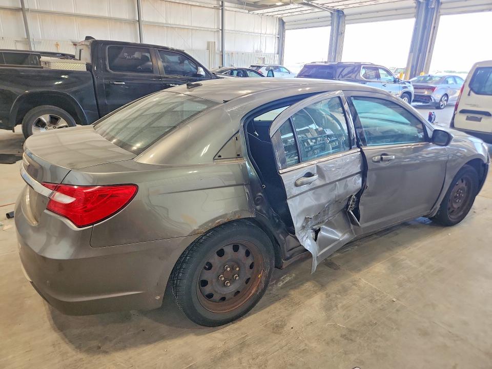 Photo 3 from auction – 2012 CHRYSLER 200 with VIN 1C3CCBAB5CN295642