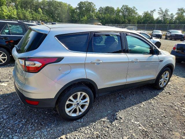 Photo 3 from auction – 2017 FORD ESCAPE with VIN 1FMCU9GD0HUB45988