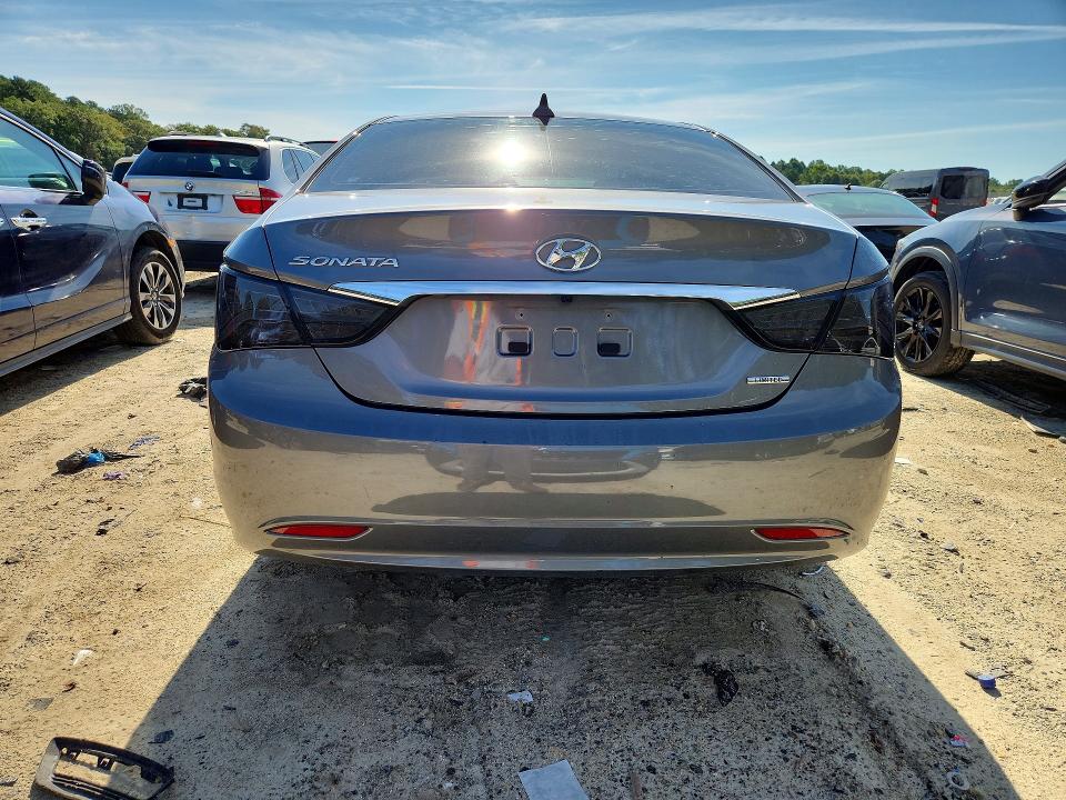 Photo 6 from auction – 2011 HYUNDAI SONATA with VIN 5NPEC4AC7BH081226