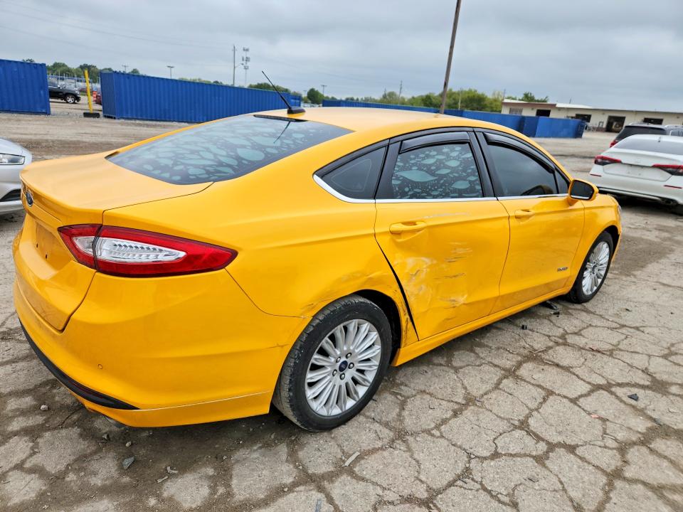 Фото 3 с аукциона – 2016 FORD FUSION с VIN 3FA6P0LU1GR333036