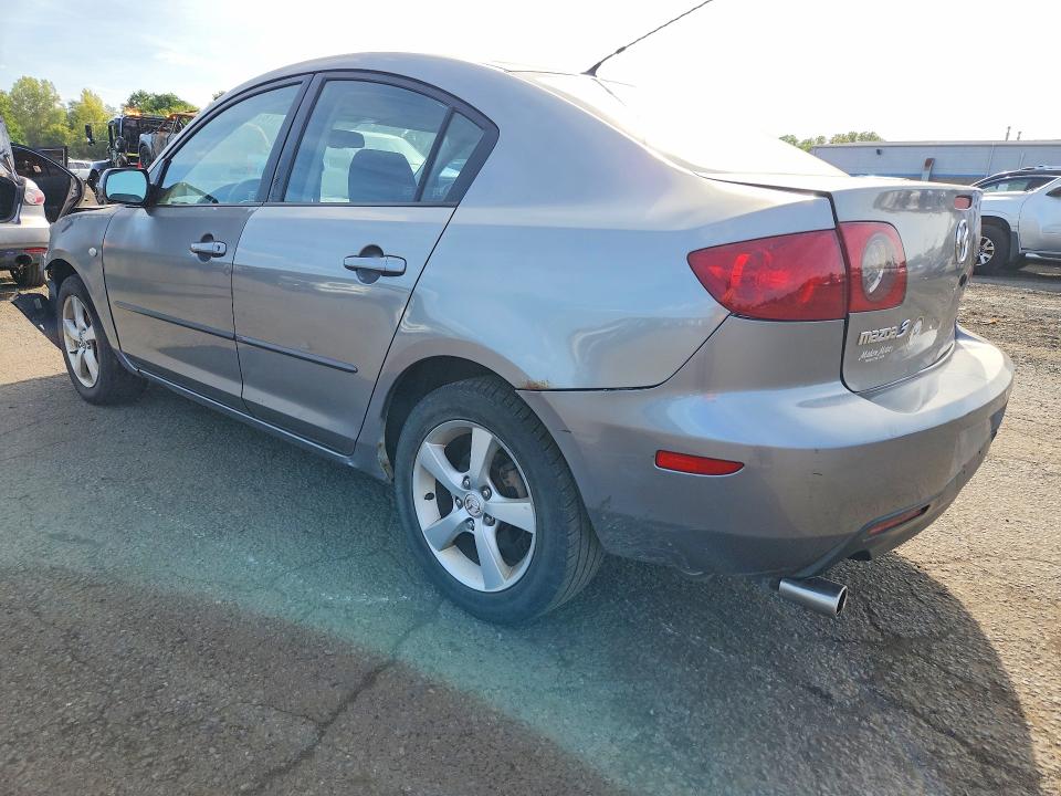 Photo 2 from auction – 2006 MAZDA 3 with VIN JM1BK32G061481370
