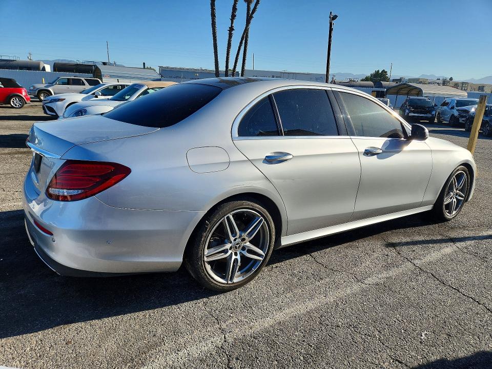 Photo 3 from auction – 2018 MERCEDES-BENZ E with VIN WDDZF4JB4JA426918