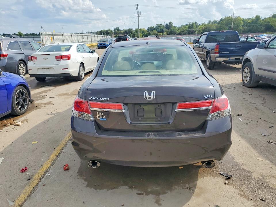 Photo 6 from auction – 2011 HONDA ACCORD with VIN 1HGCP3F83BA017025