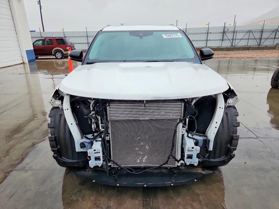 Снимка 5 от търг – 2022 FORD EXPLORER с VIN 1FMSK8FH4NGA73431