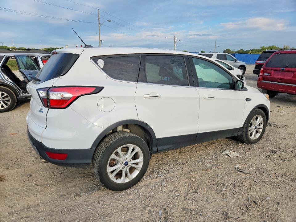 Photo 3 from auction – 2017 FORD ESCAPE with VIN 1FMCU9GD4HUB61854