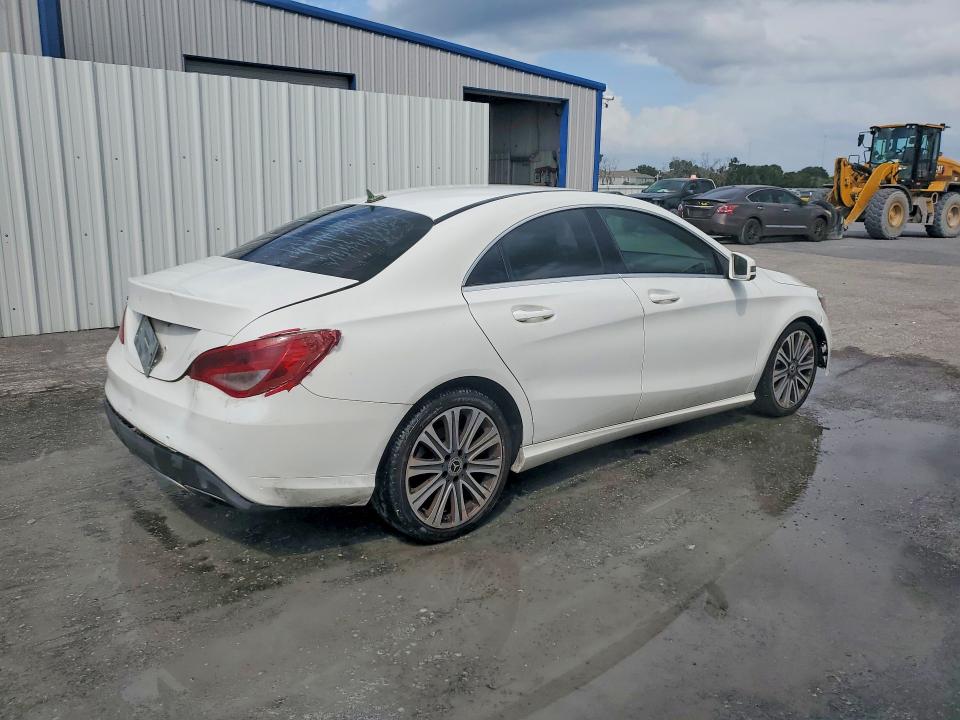 Zdjęcie 3 z aukcji – 2018 MERCEDES-BENZ CLA z VIN WDDSJ4EB5JN678728