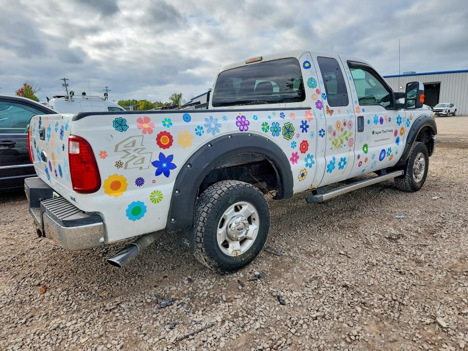 Снимка 3 от търг – 2011 FORD F250 с VIN 1FT7X2B62BEA33675