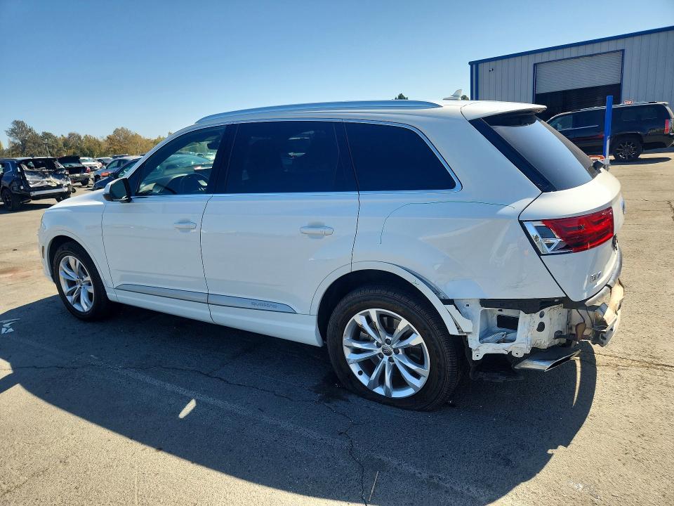 Photo 2 from auction – 2017 AUDI Q7 with VIN WA1AHAF7XGD043671