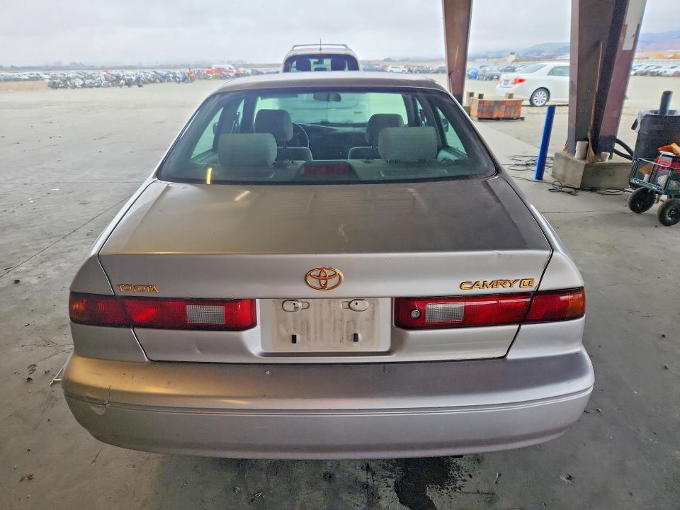 Photo 6 from auction – 1997 TOYOTA CAMRY with VIN 4T1BG22K7VU781657