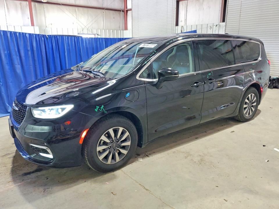 CHRYSLER PACIFICA 2024 with VIN 2C4RC1S79RR144745 - Photo from auction