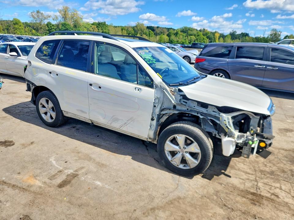 Снимка 4 от търг – 2016 SUBARU FORESTER с VIN JF2SJADC8GH564699