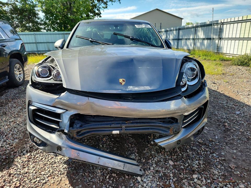 Photo 5 from auction – 2017 PORSCHE CAYENNE with VIN WP1AA2A20HKA90181