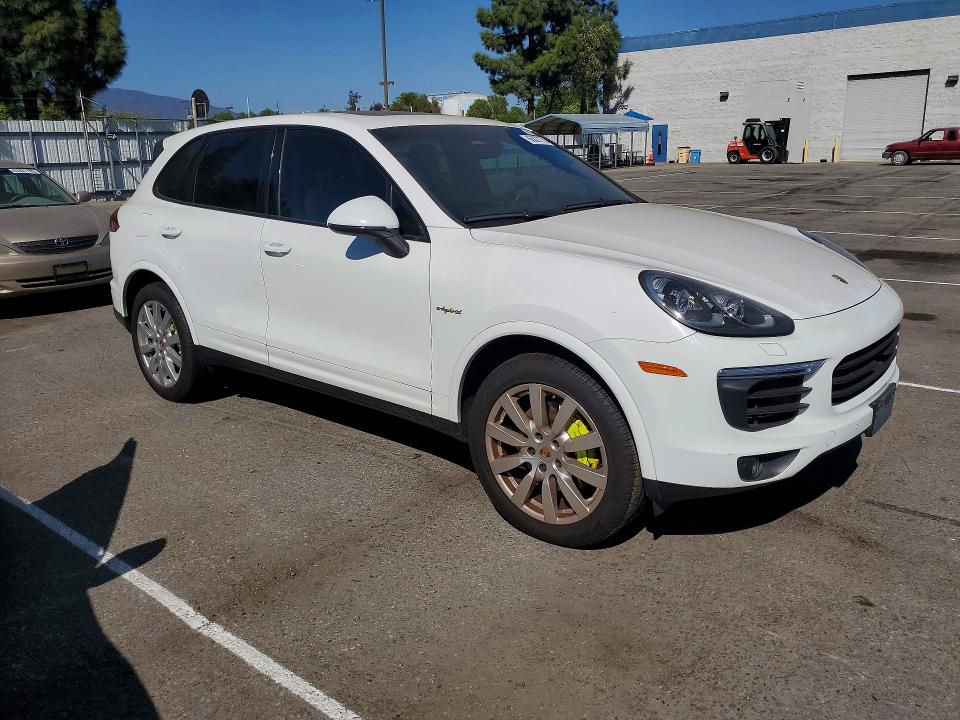 Photo 4 from auction – 2017 PORSCHE CAYENNE with VIN WP1AE2A27HLA75689