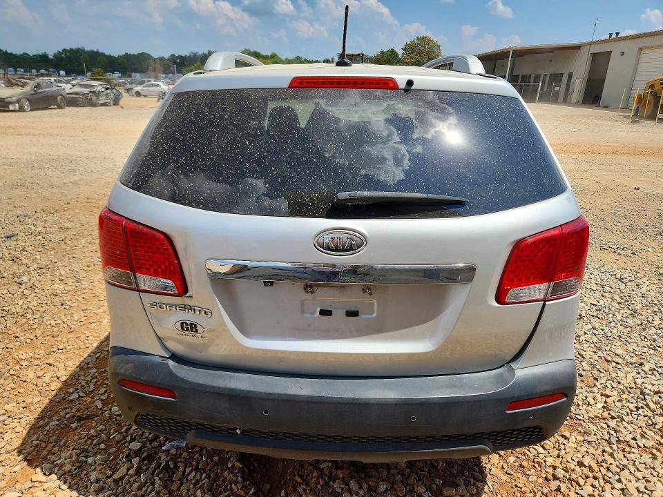 Photo 6 from auction – 2013 KIA SORENTO with VIN 5XYKTDA66DG346970