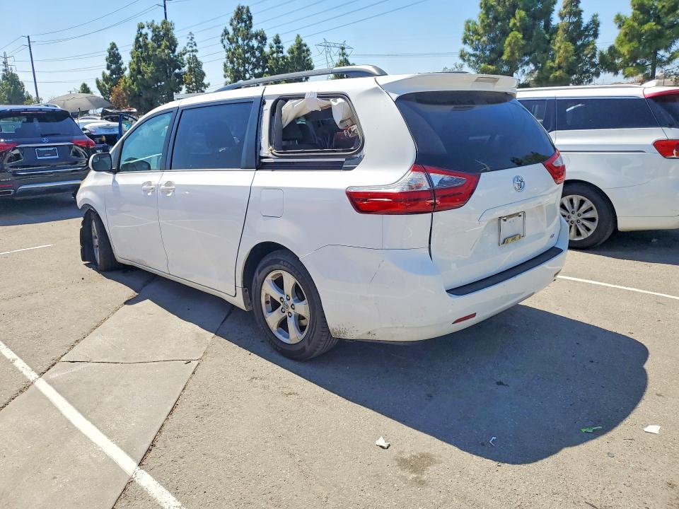 Photo 2 from auction – 2015 TOYOTA SIENNA with VIN 5TDKK3DC1FS663866