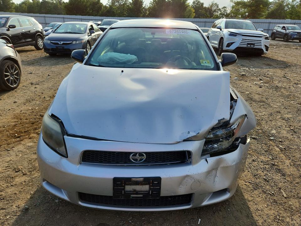 Foto 5 de la subasta – 2005 SCION TC con VIN JTKDE177150011973