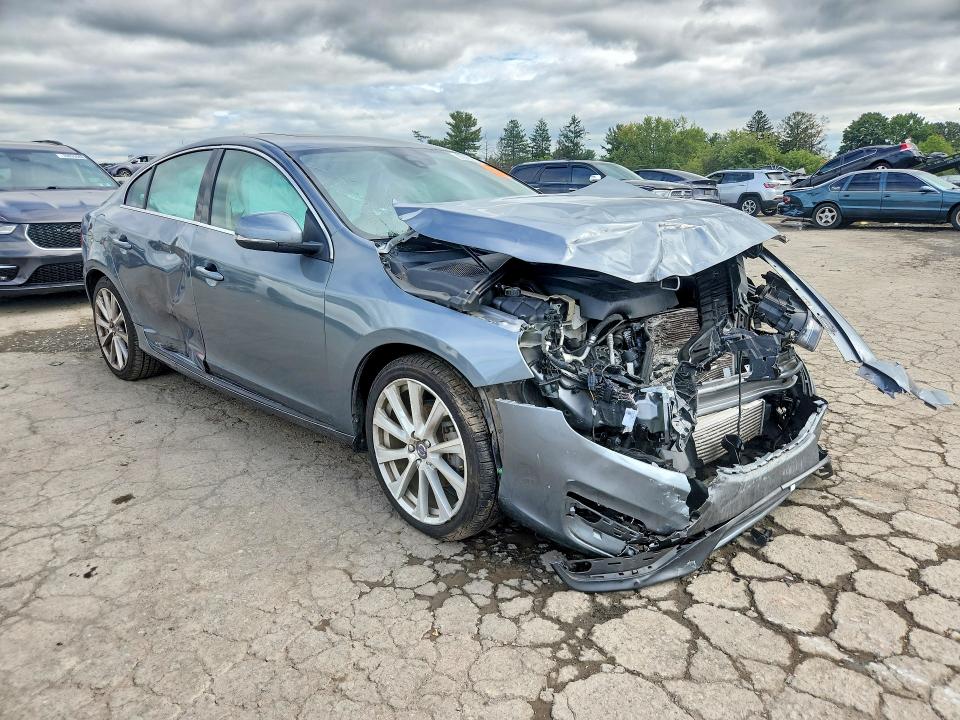 Foto 4 de la subasta – 2017 VOLVO S60 con VIN LYV402HK9HB145488