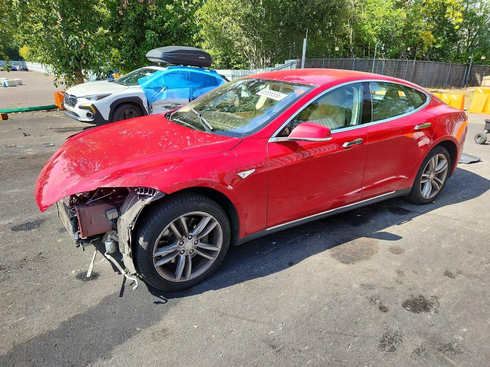 TESLA MODEL S 2015 с VIN 5YJSA1H28FFP78655 - Снимка от търг