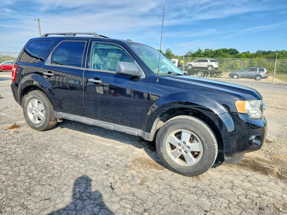 Zdjęcie 4 z aukcji – 2010 FORD ESCAPE z VIN 1FMCU9DG3AKB01595