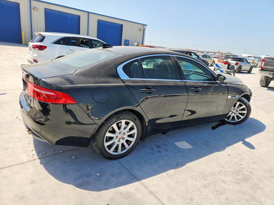 Photo 3 from auction – 2019 JAGUAR XE with VIN SAJAR4FX8KCP48214