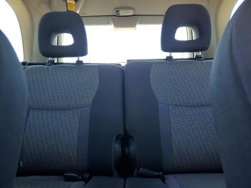 Photo 10 from auction – 2004 TOYOTA RAV4 with VIN JTEGD20V740031175