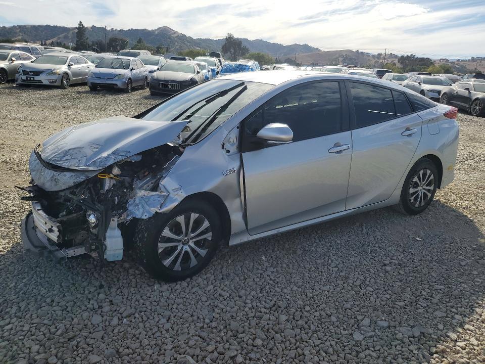 TOYOTA PRIUS PRIME 2022 z numerem VIN JTDKAMFP2N3214902 - Zdjęcie z aukcji