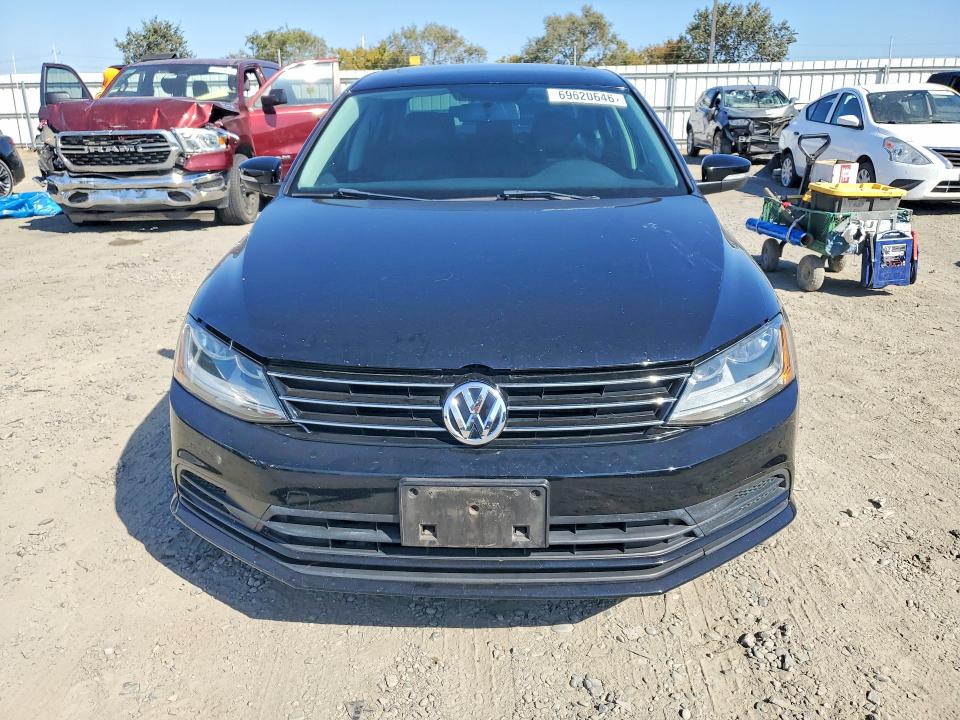 Снимка 5 от търг – 2017 VOLKSWAGEN JETTA с VIN 3VWDB7AJ4HM402461