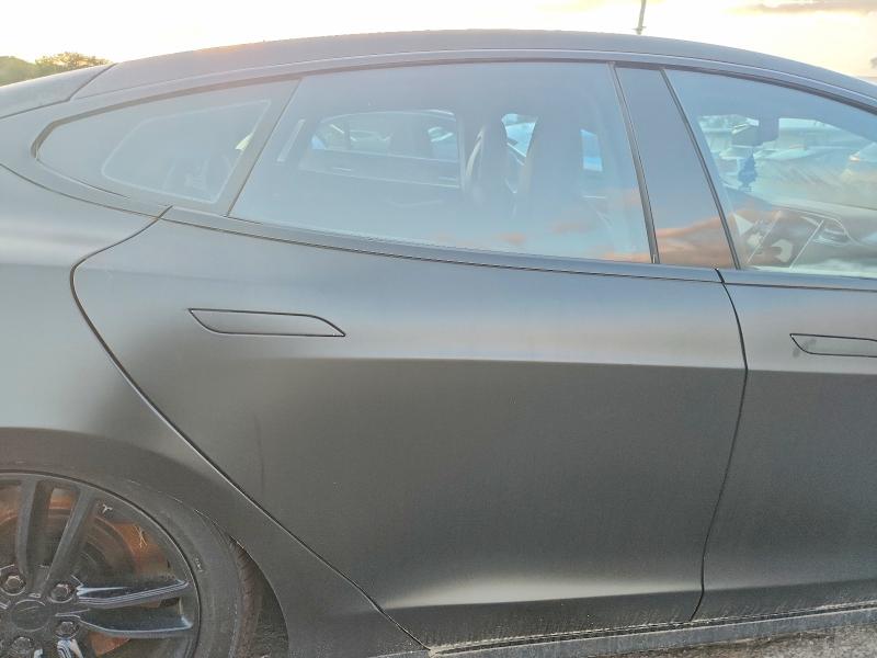 Фото 10 с аукциона – 2013 TESLA MODEL S с VIN 5YJSA1CP3DFP06052