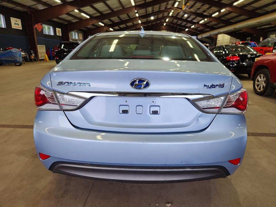 Photo 6 from auction – 2013 HYUNDAI SONATA with VIN KMHEC4A49DA065902