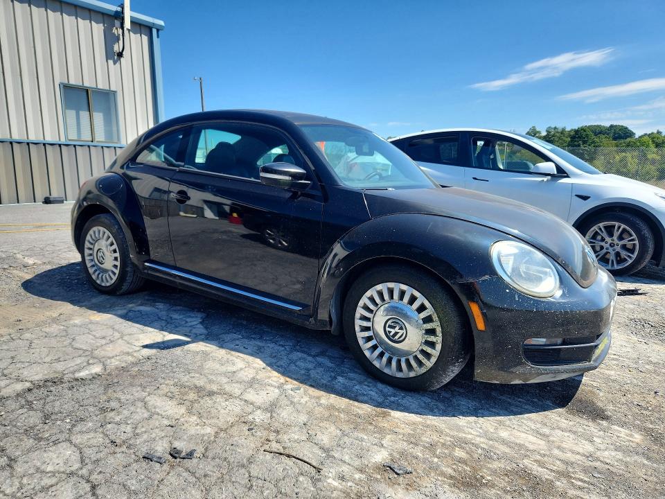 Photo 4 from auction – 2012 VOLKSWAGEN BEETLE with VIN 3VWJP7AT0CM609699