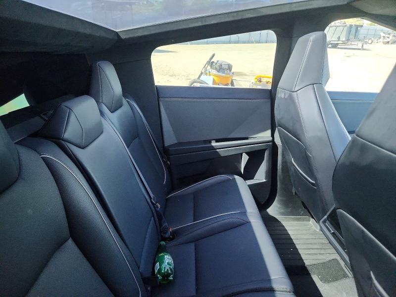Photo 11 from auction – 2024 TESLA CYBERTRUCK with VIN 7G2CEHED3RA038744
