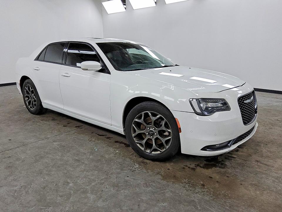 Photo 4 from auction – 2016 CHRYSLER 300 with VIN 2C3CCAGG3GH144956
