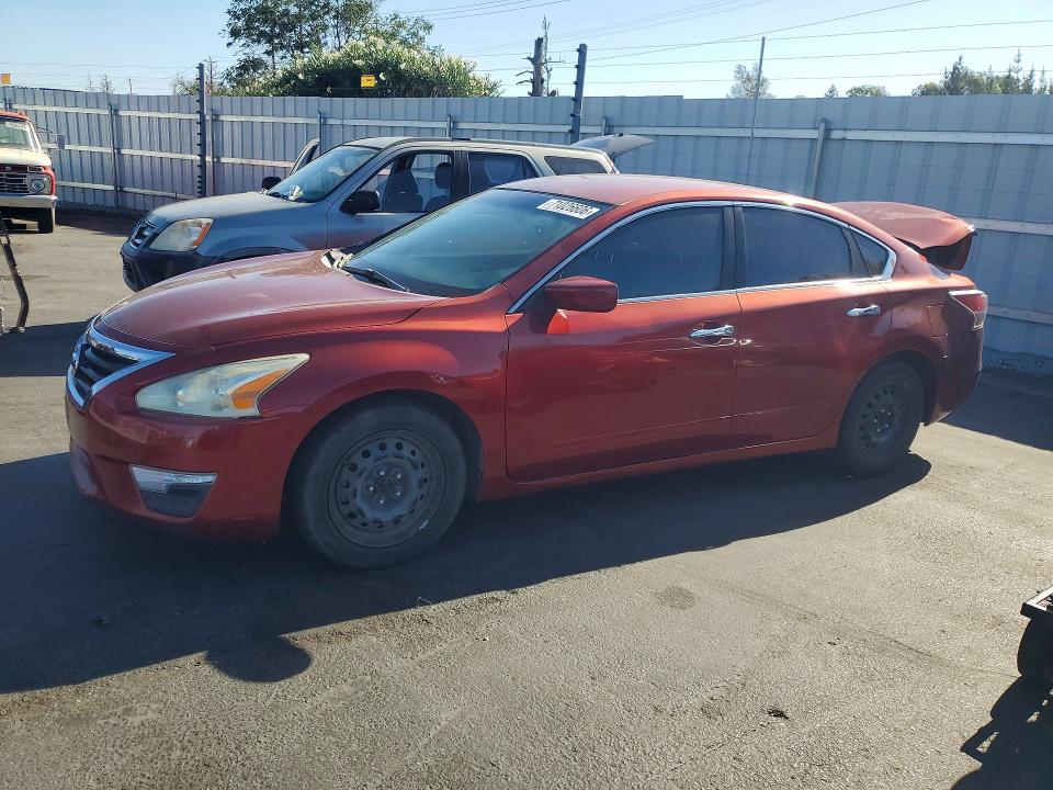 NISSAN ALTIMA 2014 с VIN 1N4AL3AP2EC158425 - Снимка от търг