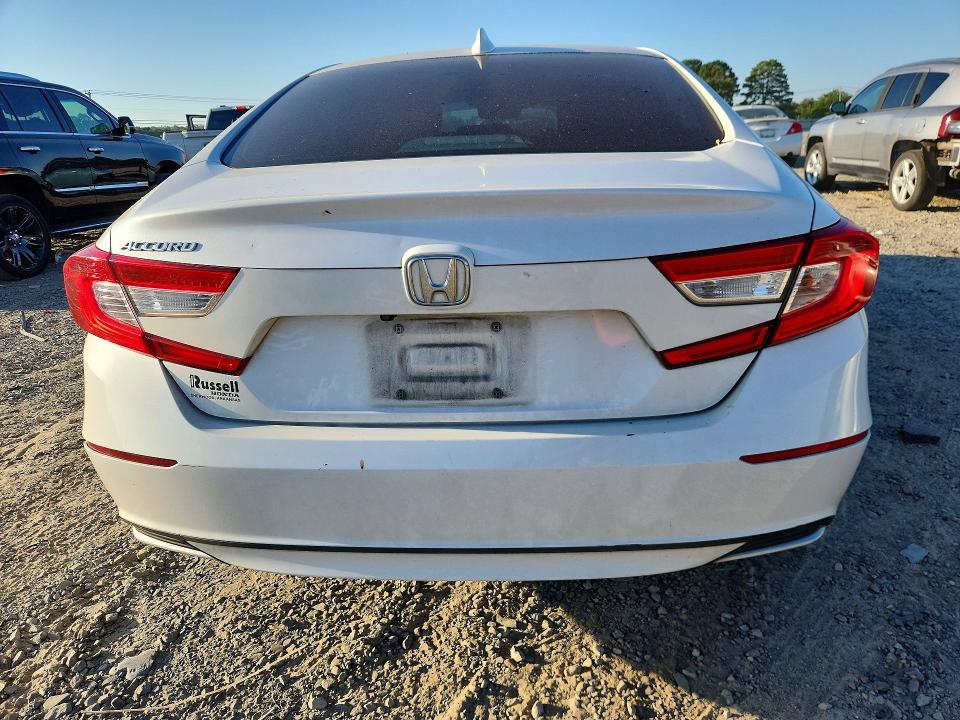 Снимка 6 от търг – 2018 HONDA ACCORD с VIN 1HGCV1F5XJA126676