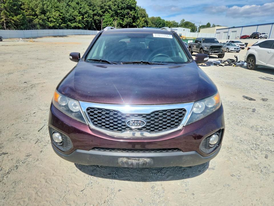 Photo 5 from auction – 2013 KIA SORENTO with VIN 5XYKUCA69DG395748