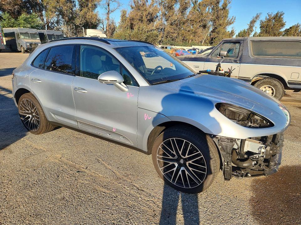Photo 4 from auction – 2026 PORSCHE MACAN with VIN WP1AA2A58TLB11677
