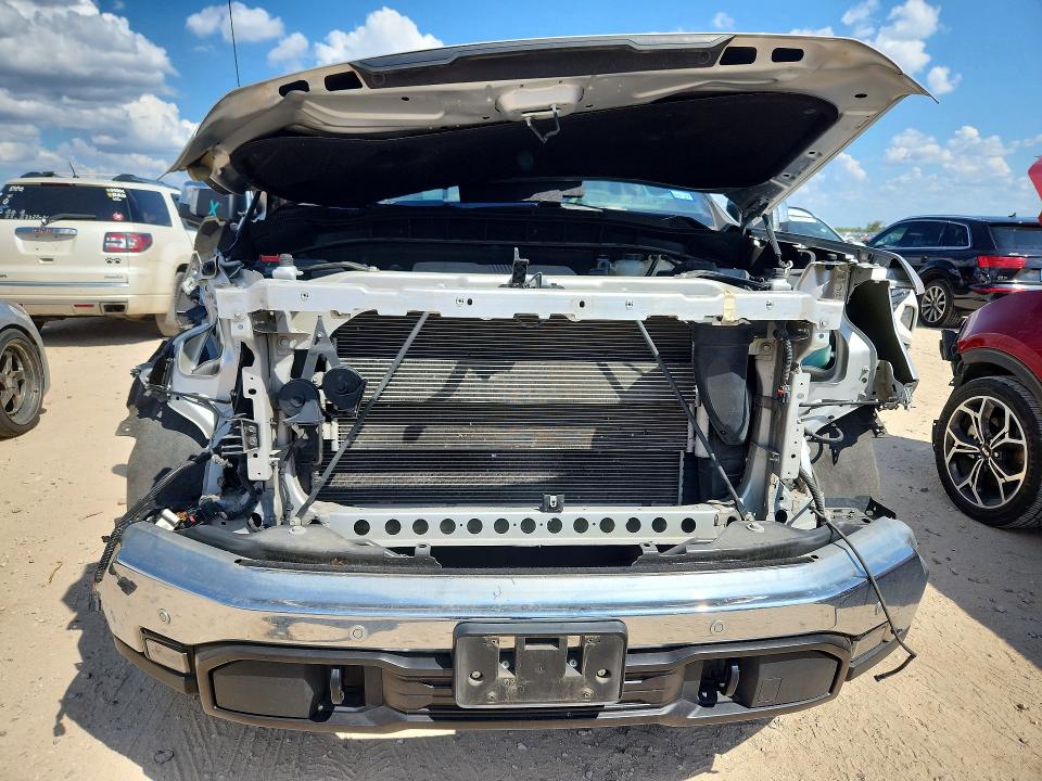 Foto 5 de la subasta – 2022 GMC SIERRA con VIN 3GTUUDEDXNG580403