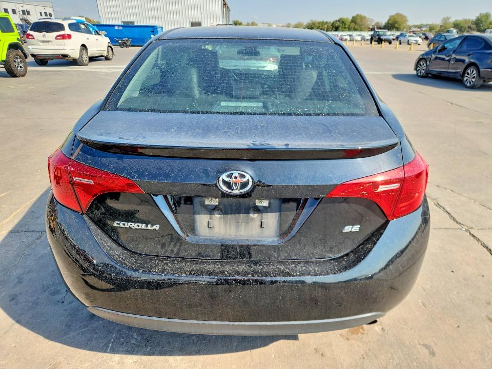 Снимка 6 от търг – 2017 TOYOTA COROLLA с VIN 5YFBURHE5HP612228