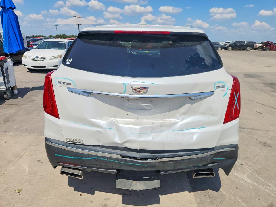 Photo 6 from auction – 2017 CADILLAC XT5 with VIN 1GYKNARSXHZ175863