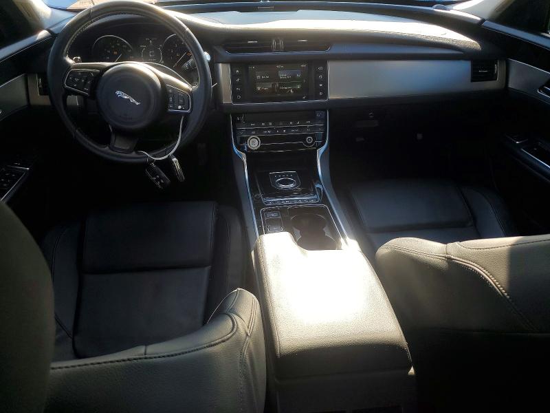 Photo 8 from auction – 2017 JAGUAR XF with VIN SAJBD4BVXHCY42479