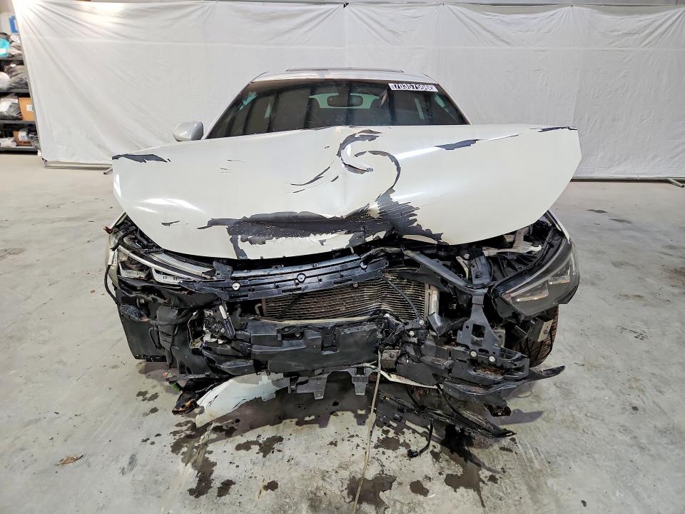 Снимка 5 от търг – 2019 BUICK REGAL с VIN W04GS6SS0K1002882
