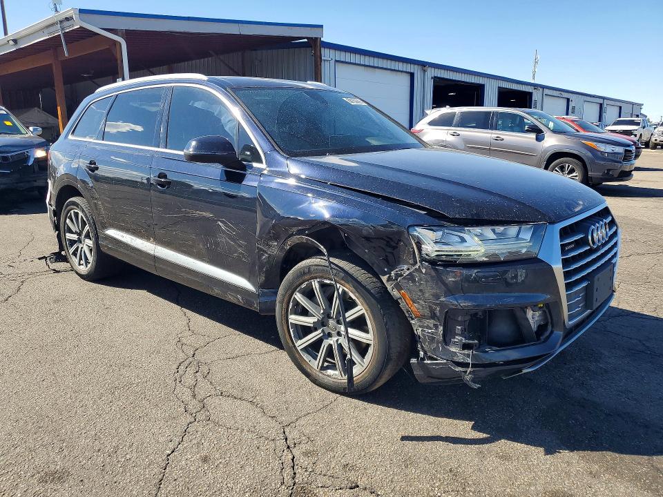 Zdjęcie 4 z aukcji – 2017 AUDI Q7 z VIN WA1LAAF74HD059524