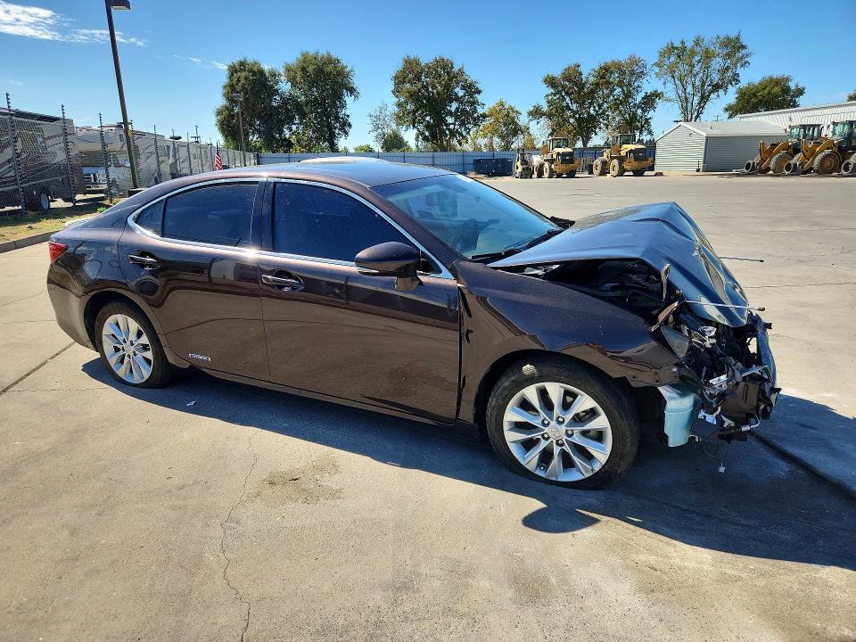 Photo 4 from auction – 2013 LEXUS ES with VIN JTHBW1GG0D2014103
