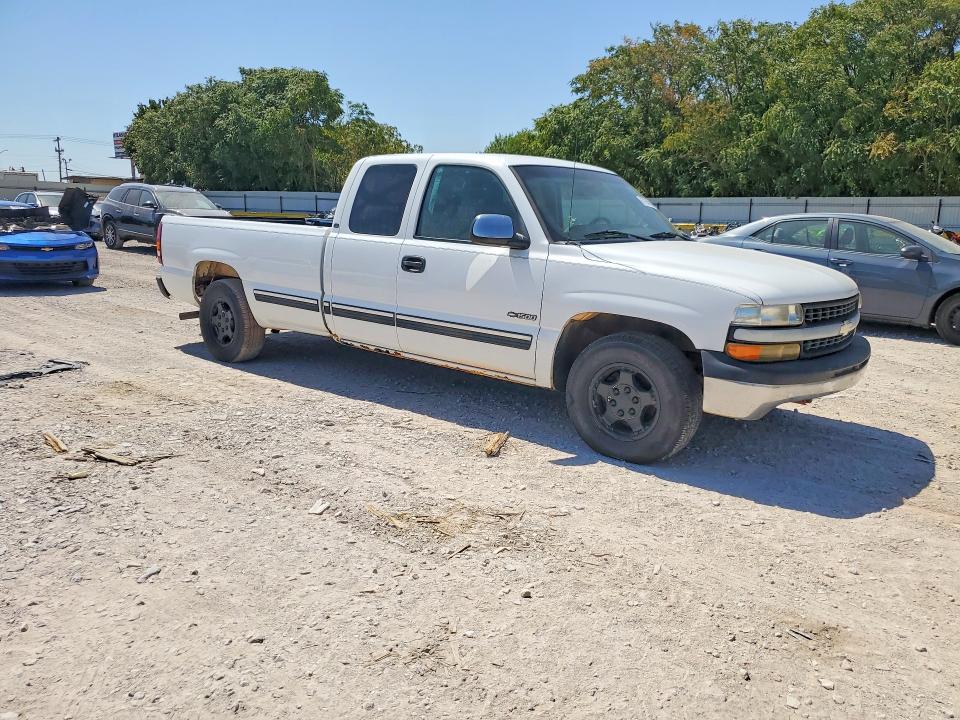 Photo 4 from auction – 2000 CHEVROLET SILVERADO with VIN 1GCEC19T1YE408618