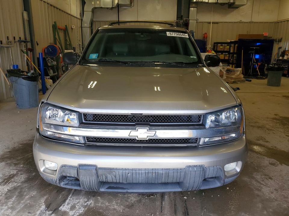 Photo 5 from auction – 2002 CHEVROLET TRAIL BLAZER with VIN 1GNDT13S422144886