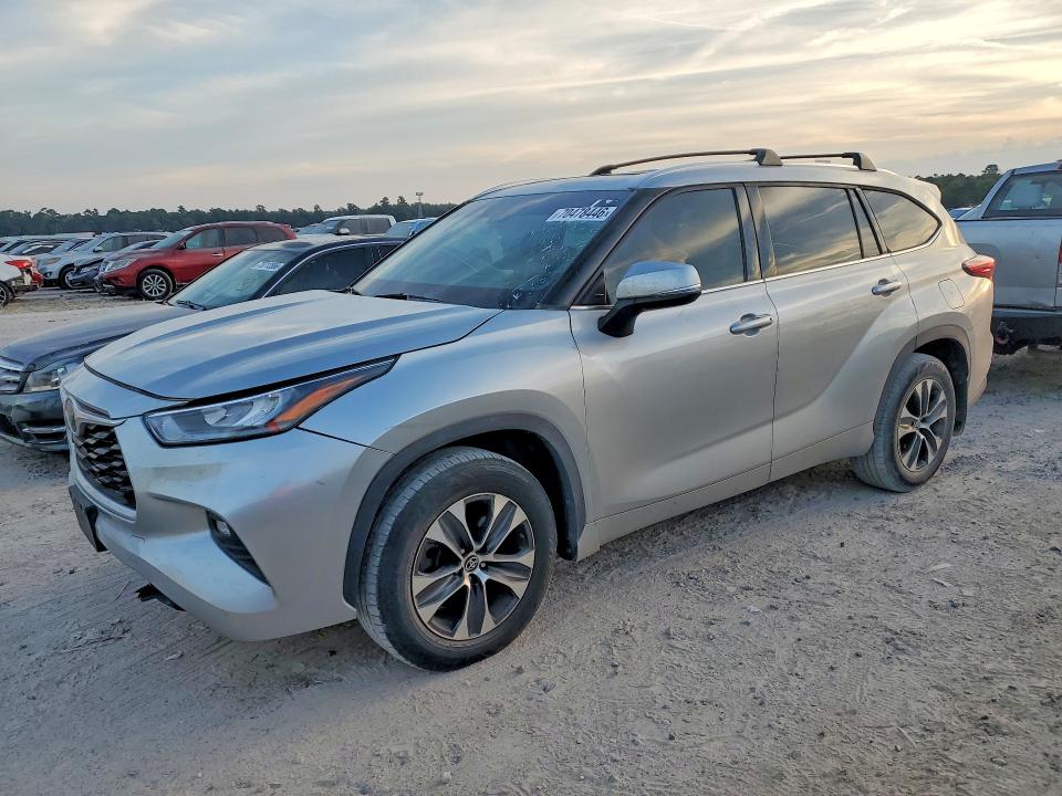 TOYOTA HIGHLANDER 2020 with VIN 5TDGZRAHXLS505896 - Photo from auction